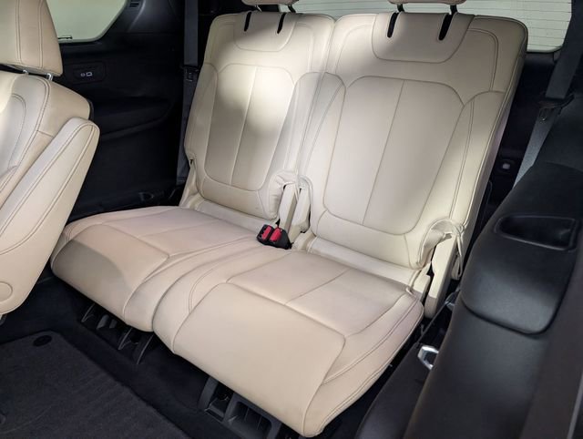 Certified 2023 Jeep Grand Cherokee L Limited AWD/4WD image 28