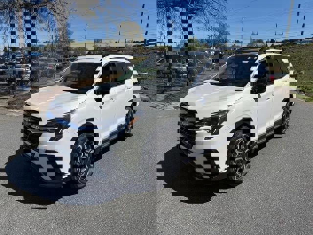 Certified 2025 Subaru Ascent Limited w/ Popular Package #1 image 3