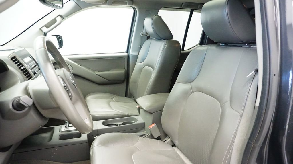 Used 2012 Nissan Frontier SL w/ Moonroof Pkg image 24