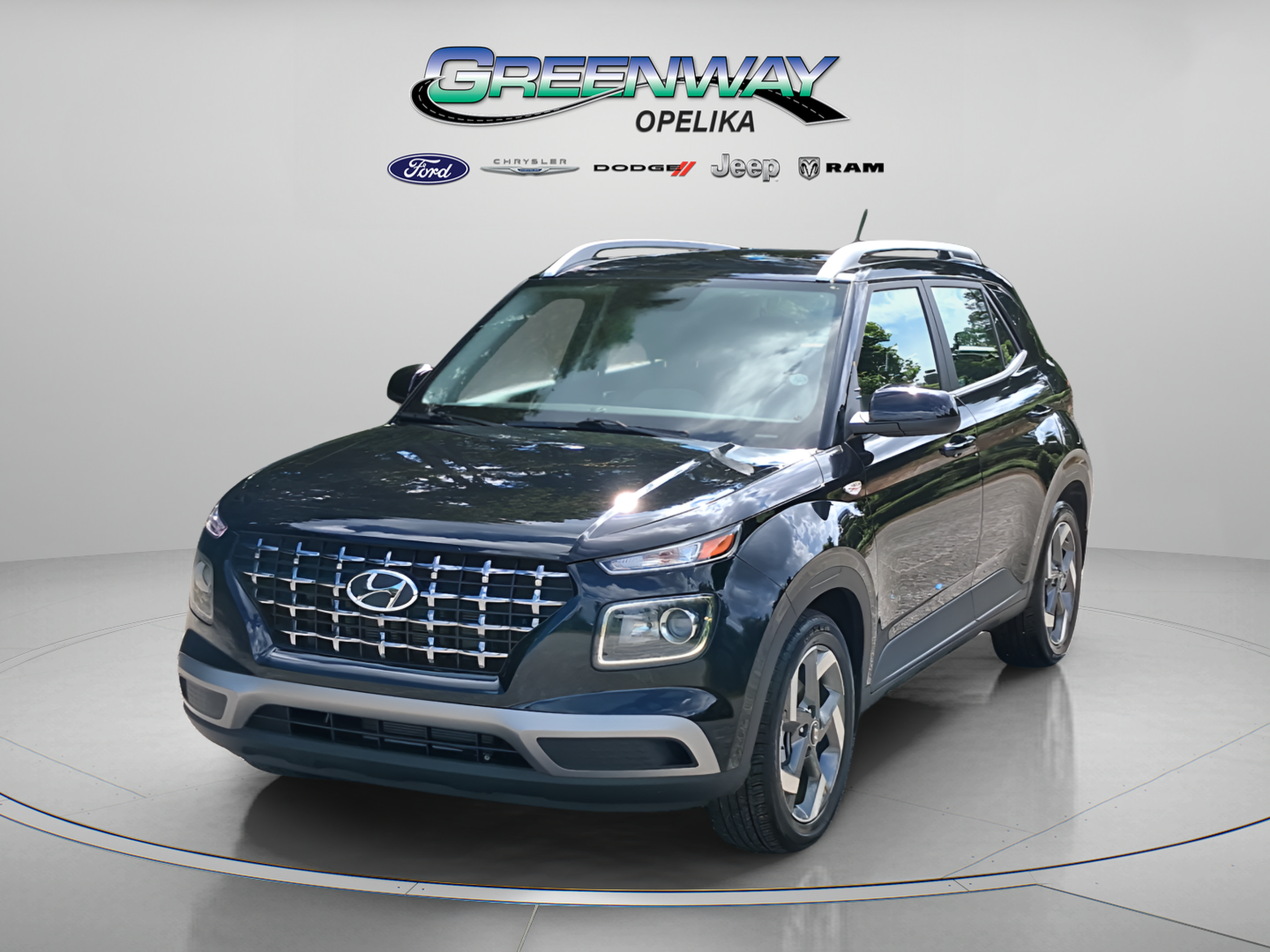 Used 2025 Hyundai Venue SEL FWD image 7