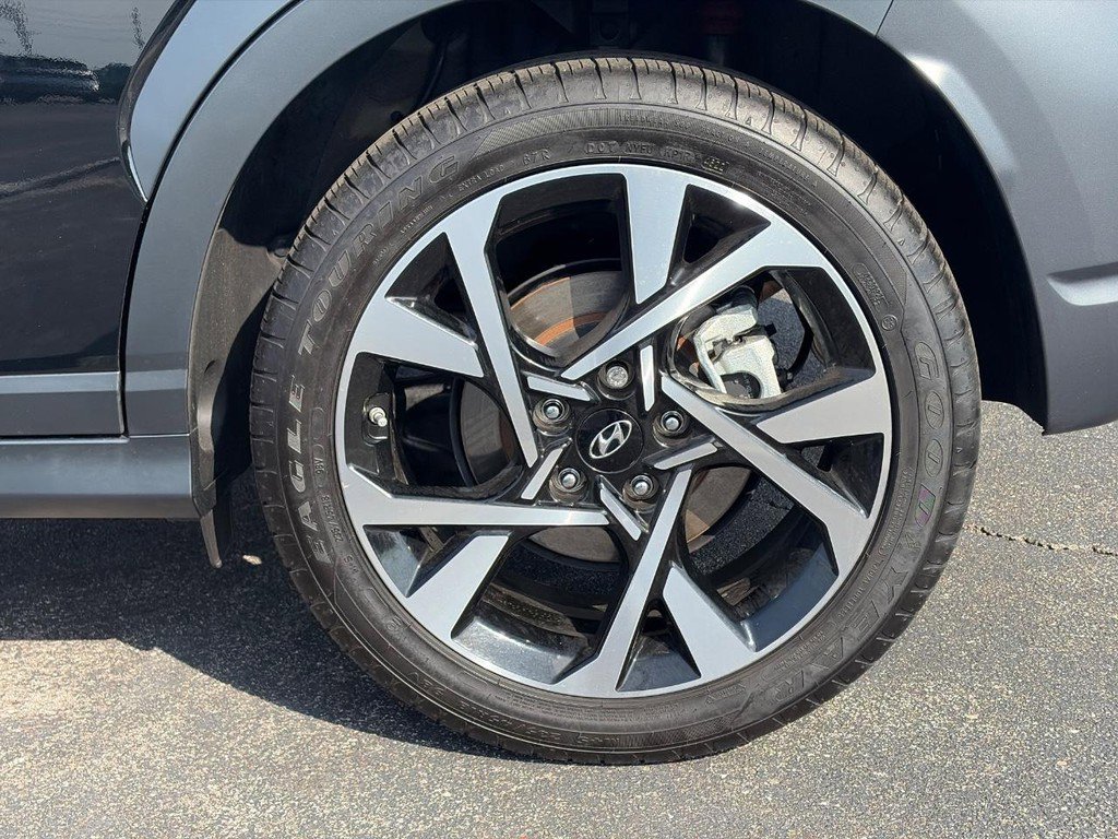 Used 2023 Hyundai Kona Limited w/ Cargo Package AWD/4WD image 9