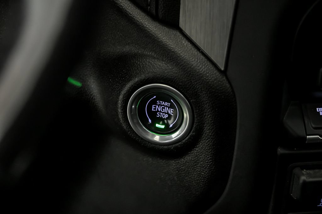 Used 2022 GMC Sierra 3500 Denali AWD/4WD image 22
