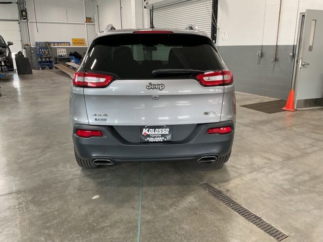 Used 2018 Jeep Cherokee Latitude w/ Cold Weather Group AWD/4WD image 5