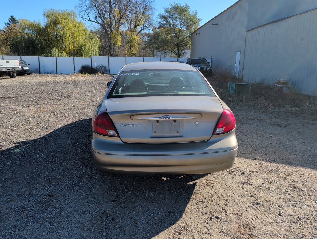 Used 2003 Ford Taurus SE FWD image 4