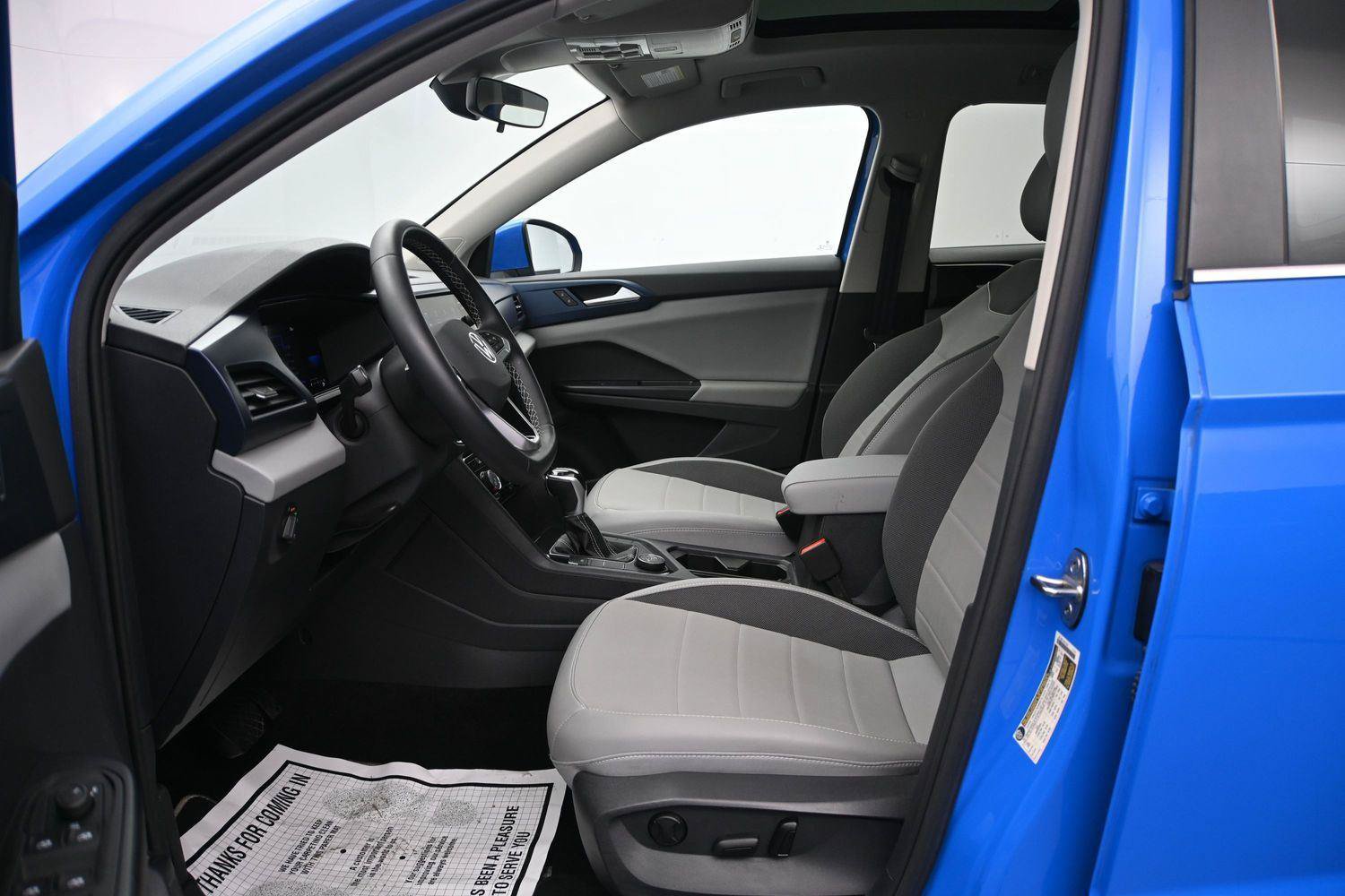 Used 2023 Volkswagen Taos SE w/ Panoramic Sunroof Package AWD/4WD image 8