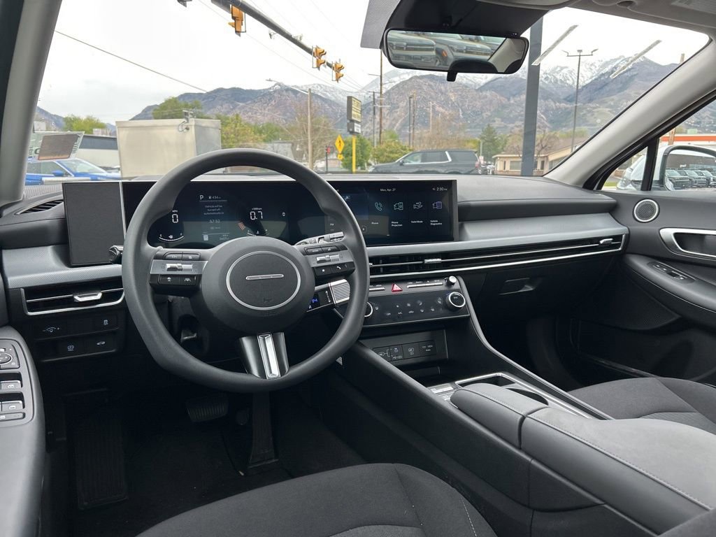 Used 2025 Hyundai Sonata SEL FWD image 10
