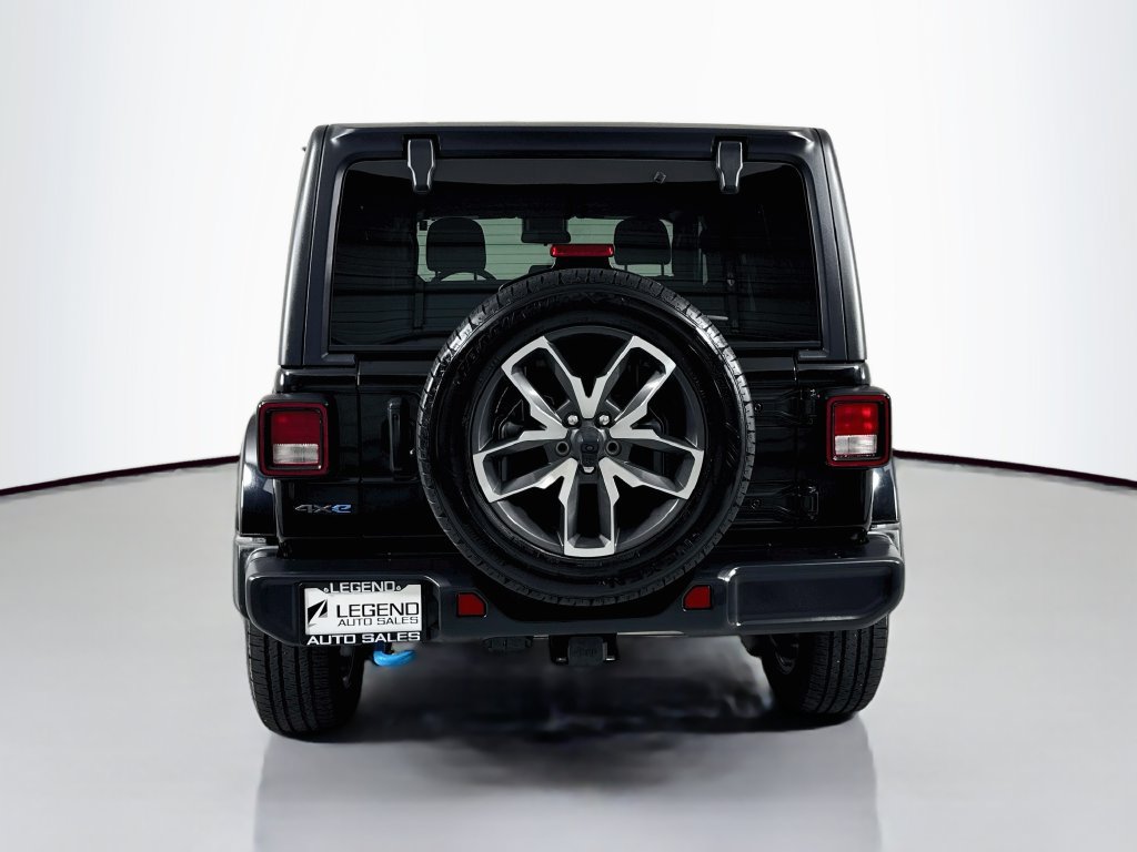 Used 2024 Jeep Wrangler Unlimited w/ Convenience Group AWD/4WD image 7