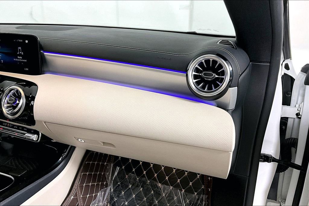 Used 2022 Mercedes-Benz CLA 250 image 16