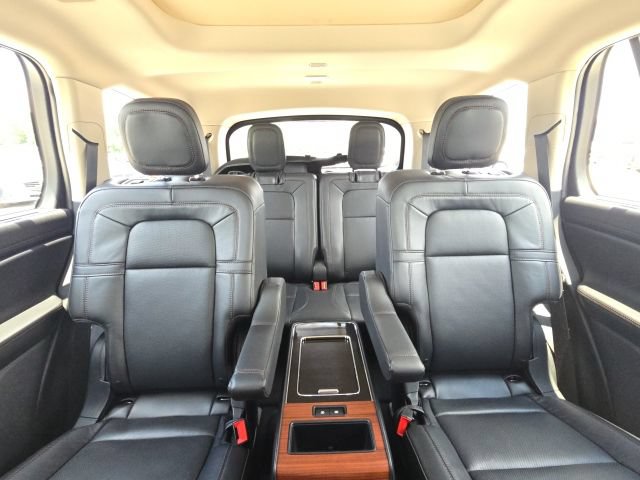 Used 2023 Lincoln Aviator Reserve w/ Equipment Group 201A AWD/4WD image 21