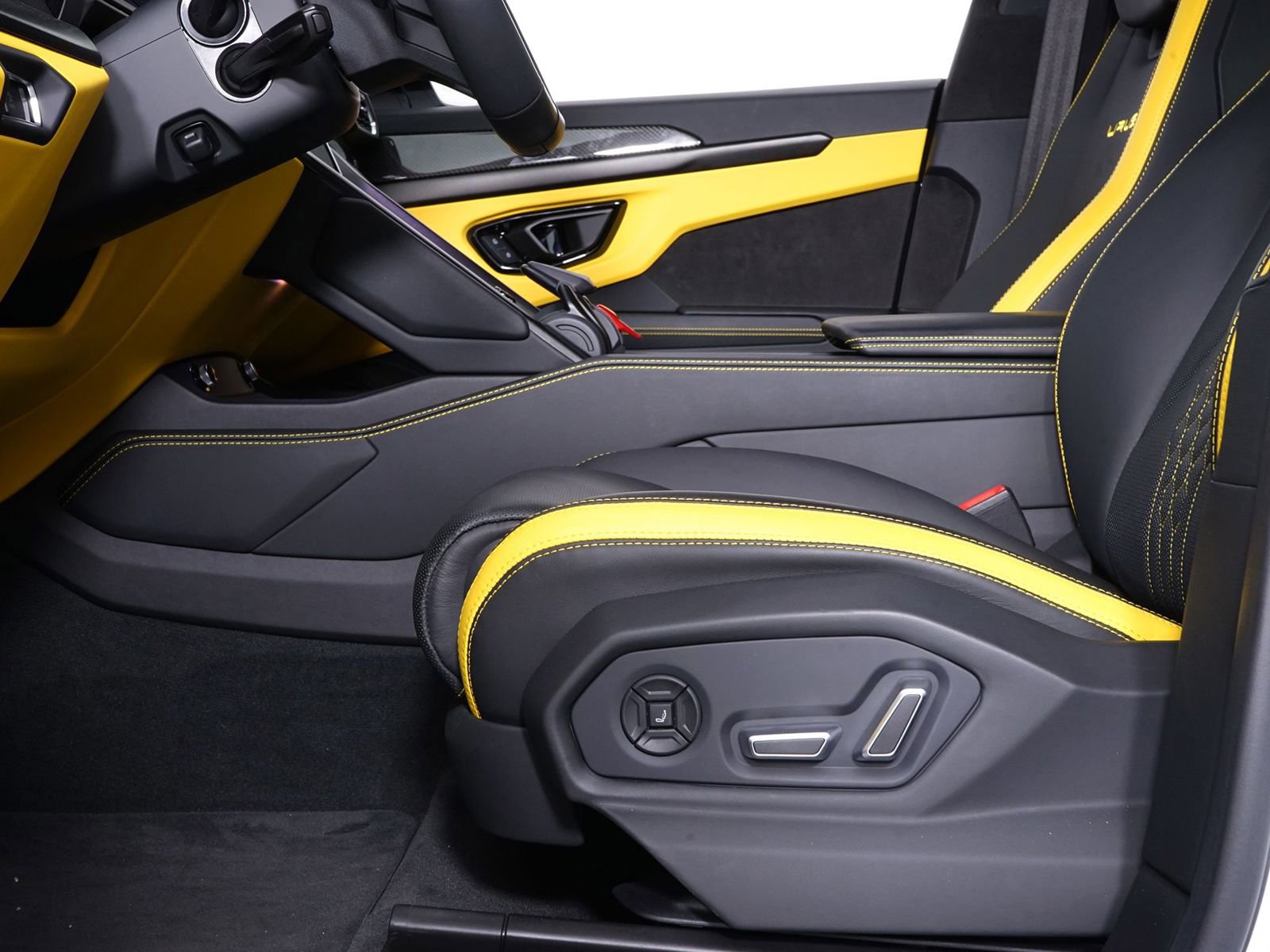 Used 2024 Lamborghini Urus S image 27