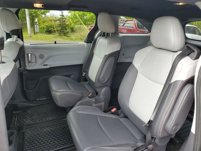 Used 2021 Toyota Sienna LE FWD image 9