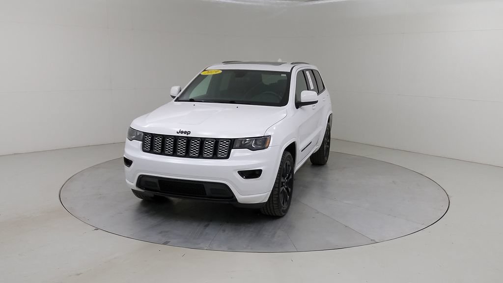 Used 2019 Jeep Grand Cherokee Altitude AWD/4WD image 9