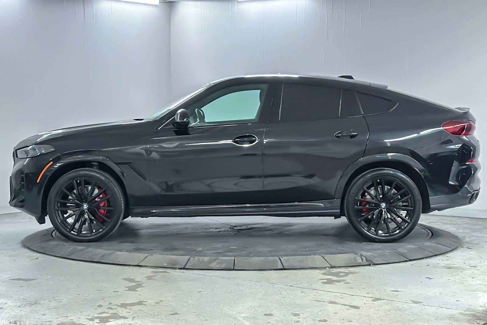 Used 2024 BMW X6 M60i image 5