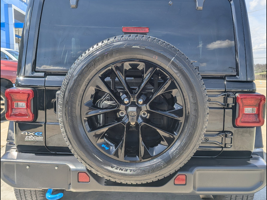 Used 2022 Jeep Wrangler Unlimited Sahara image 20