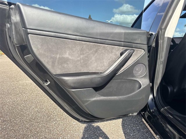 Used 2021 Tesla Model 3 Performance image 12