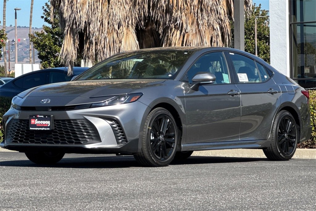 New 2026 Toyota Camry SE image 8