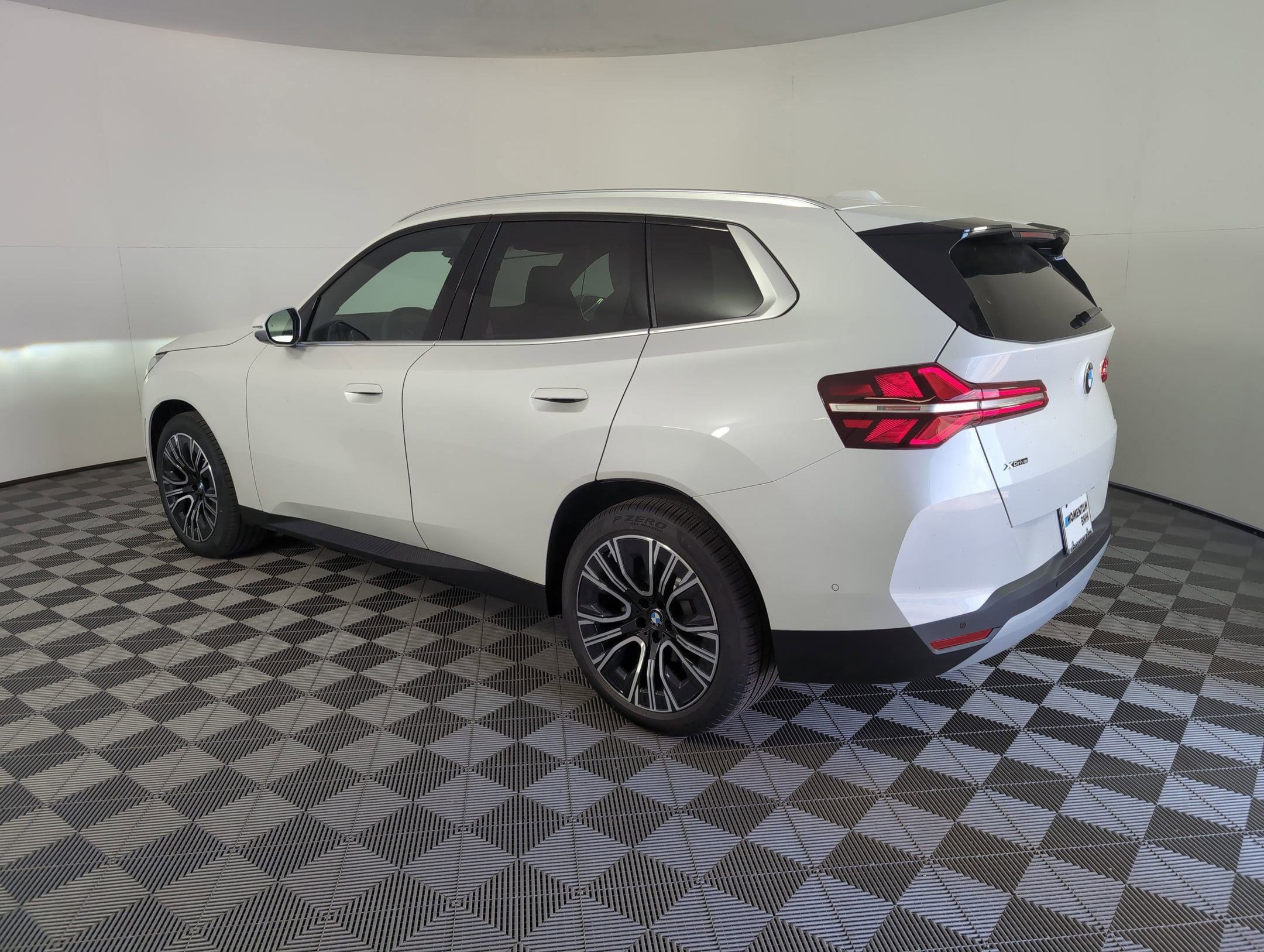 Used 2025 BMW X3 xDrive30i w/ Premium Package image 3