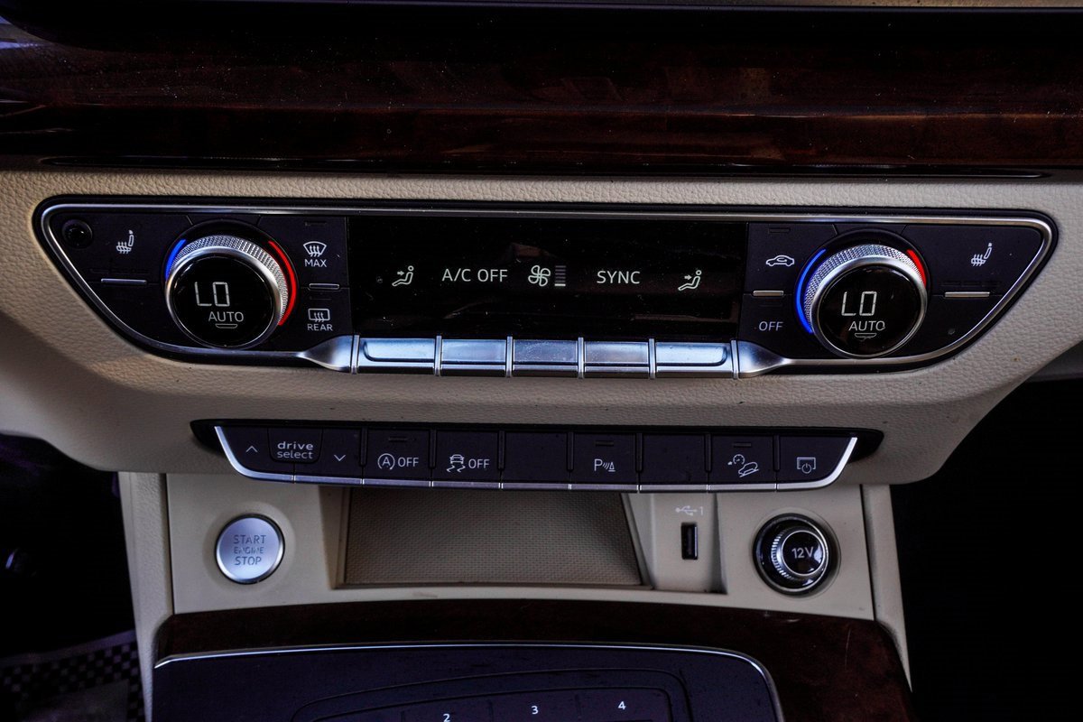 Used 2020 Audi Q5 2.0T Premium w/ Convenience Package image 23