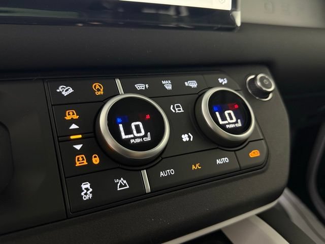 New 2025 Land Rover Defender 110 S AWD/4WD image 31