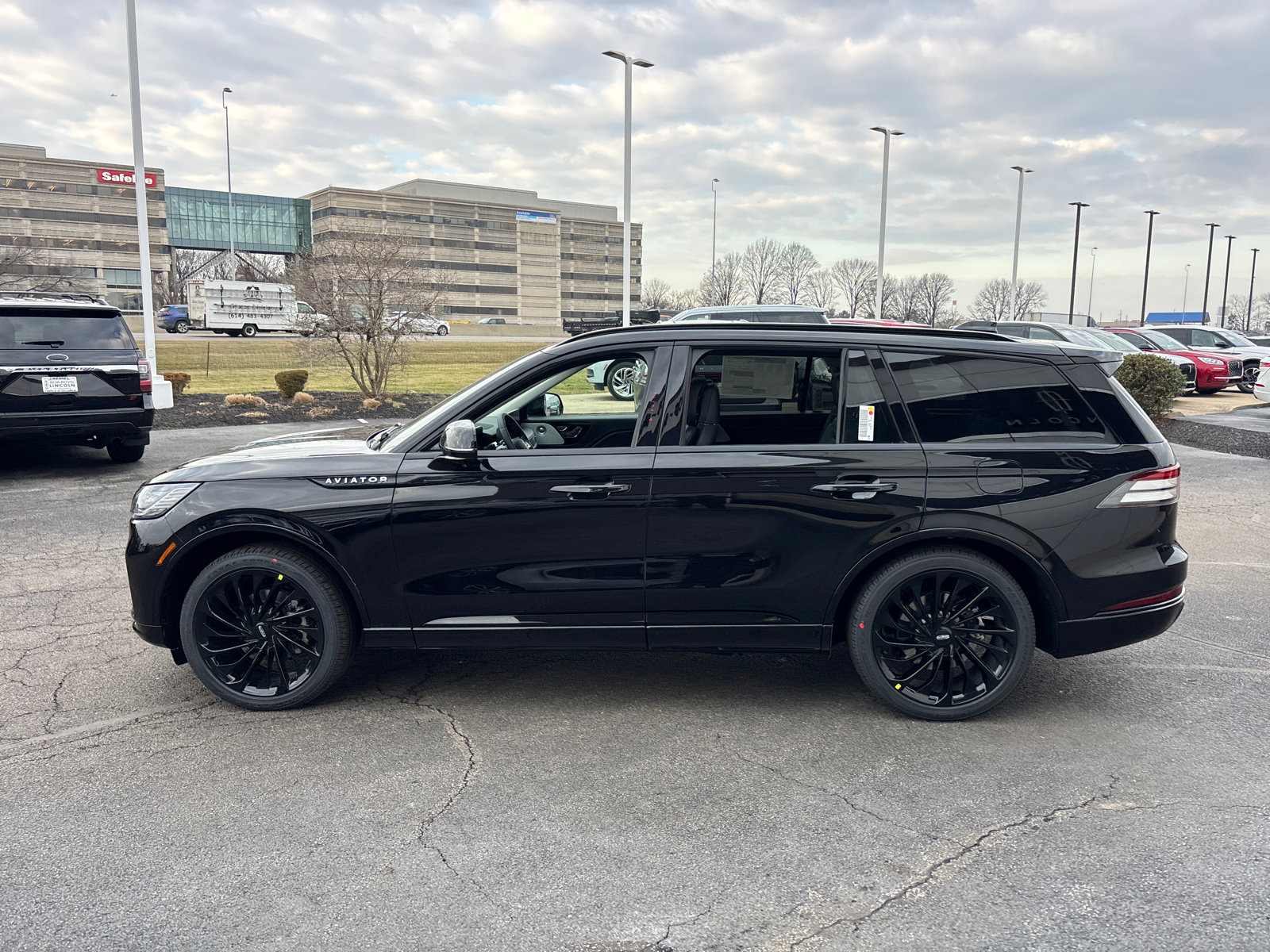 New 2026 Lincoln Aviator Reserve image 4