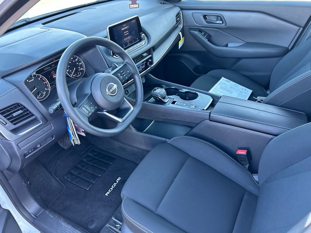 Used 2024 Nissan Rogue S image 9