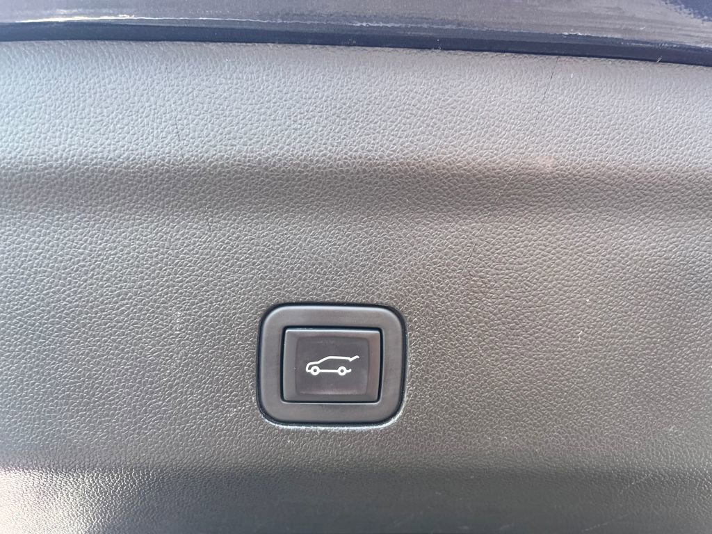 Used 2023 GMC Yukon Denali image 24