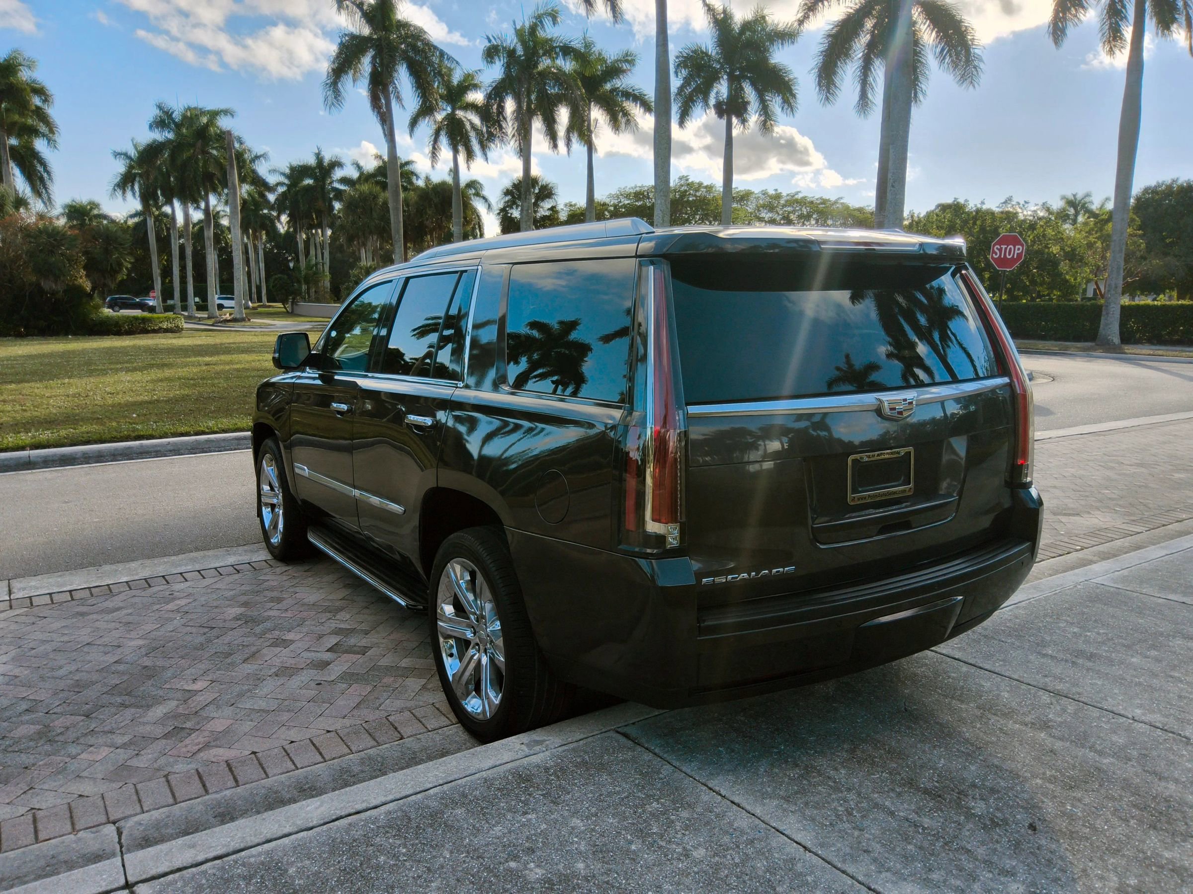 Used 2016 Cadillac Escalade Luxury image 15