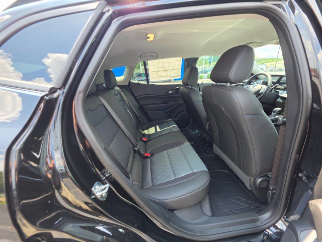New 2026 Chevrolet Trax LT w/ Driver Confidence Package FWD image 14
