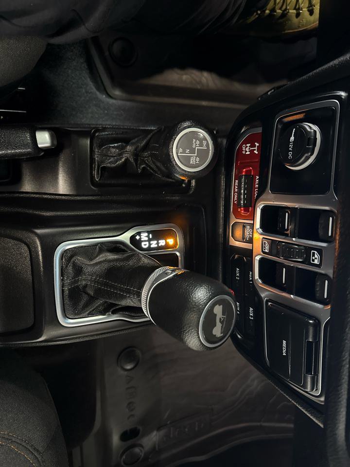 Used 2024 Jeep Wrangler Unlimited image 25