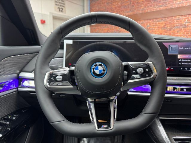 Used 2025 BMW i7 xDrive60 image 14