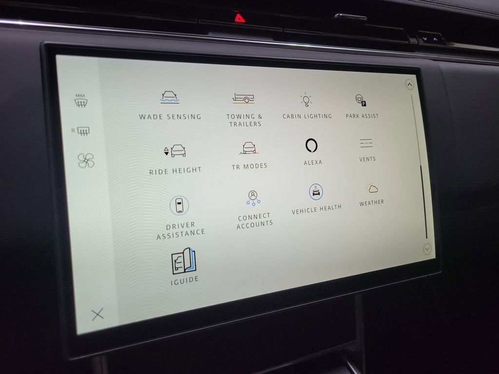 New 2025 Land Rover Range Rover SE image 32