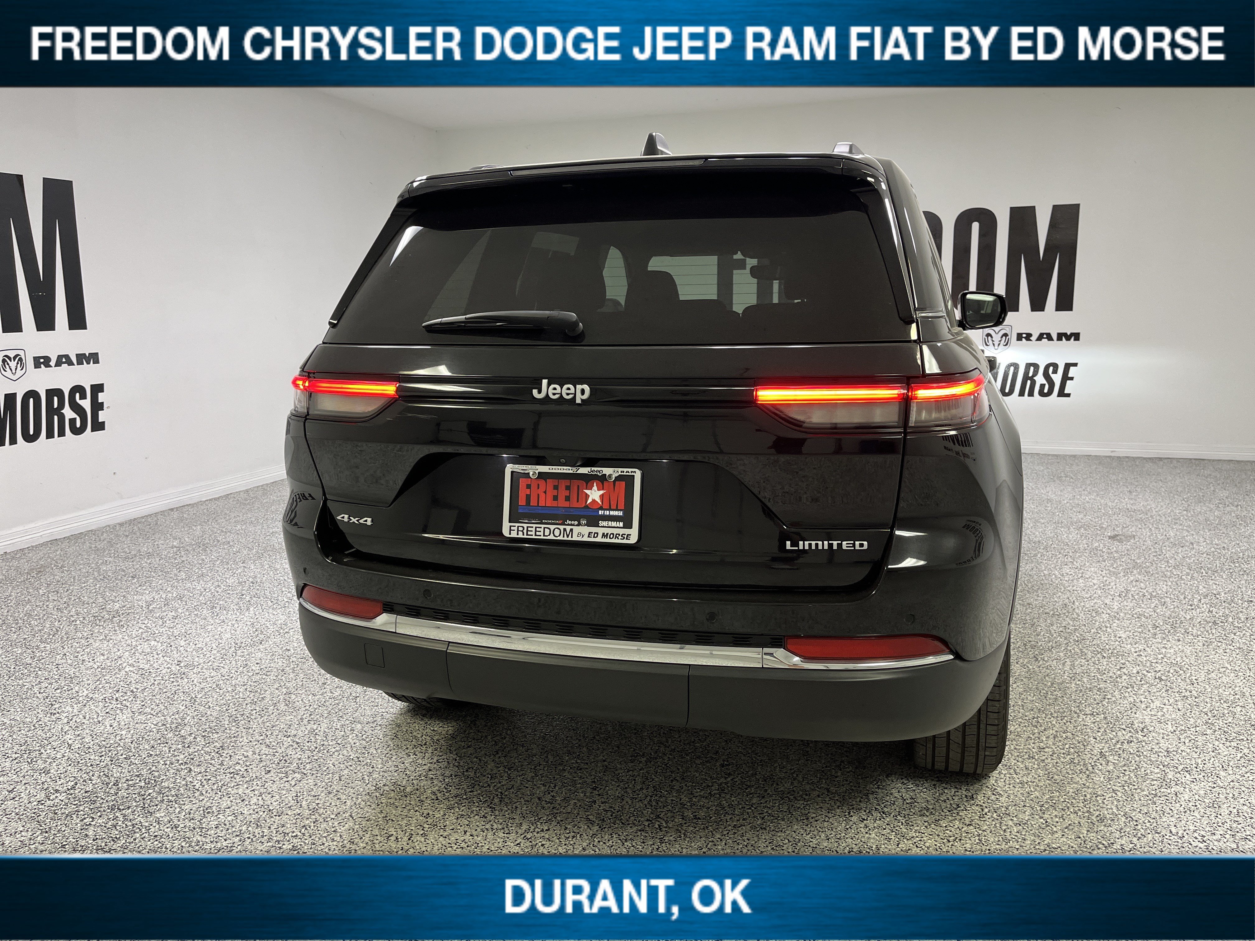 Used 2024 Jeep Grand Cherokee Limited AWD/4WD image 5