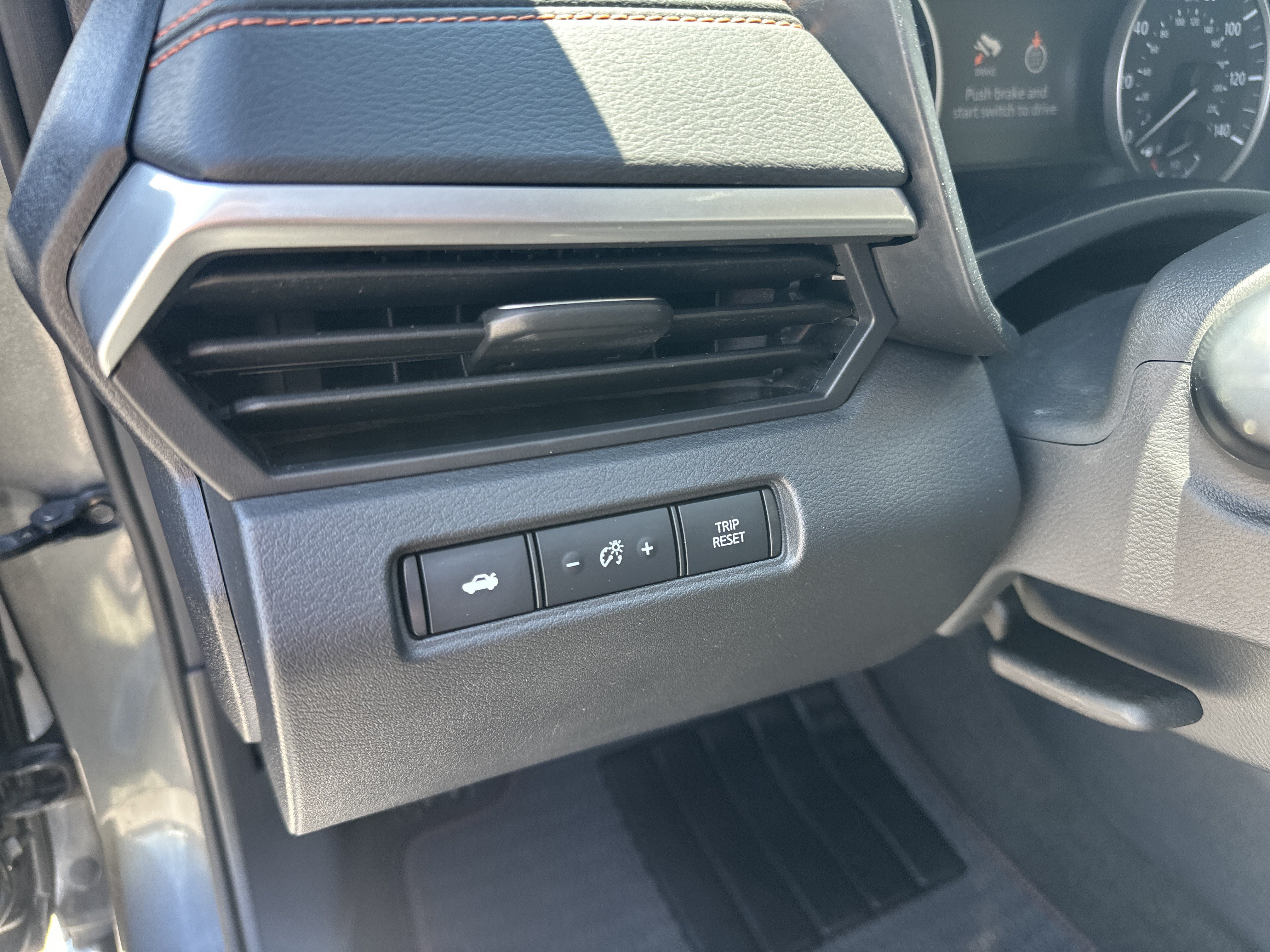 Used 2022 Nissan Altima 2.5 SR w/ Midnight Edition Package AWD/4WD image 2