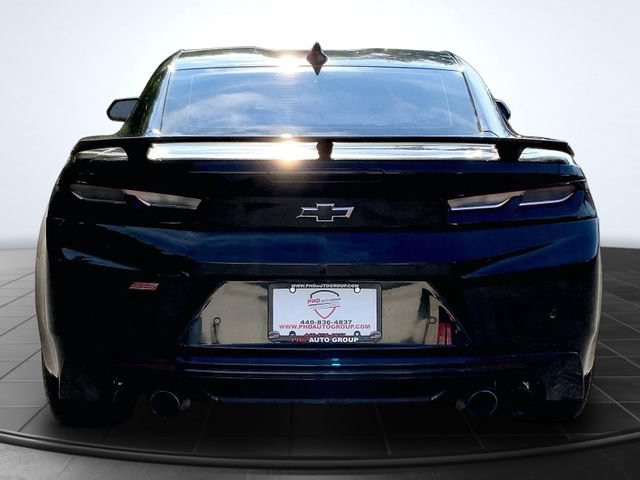 Used 2017 Chevrolet Camaro SS RWD image 9