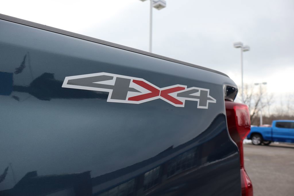 Used 2024 Chevrolet Silverado 2500 Custom w/ Custom Value Package image 30