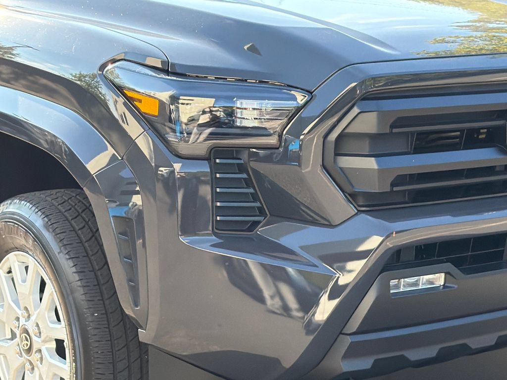 Used 2026 Toyota Tacoma SR5 AWD/4WD image 8