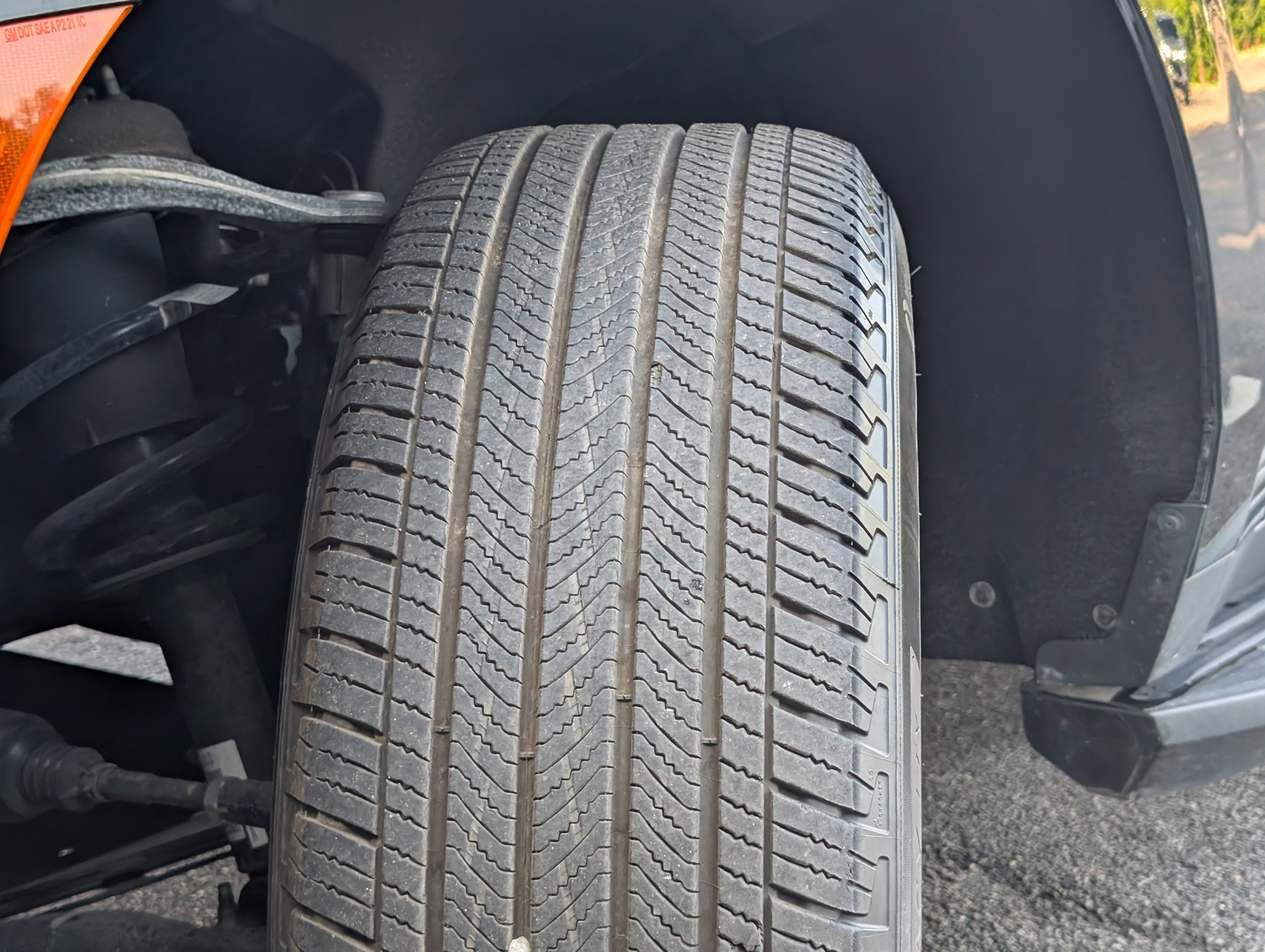 Used 2024 Chevrolet Suburban LS RWD image 35