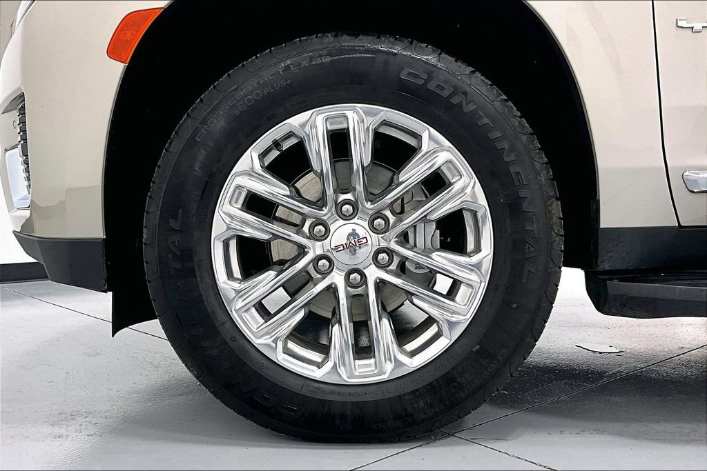 Used 2023 GMC Yukon SLT w/ SLT Luxury Package image 11