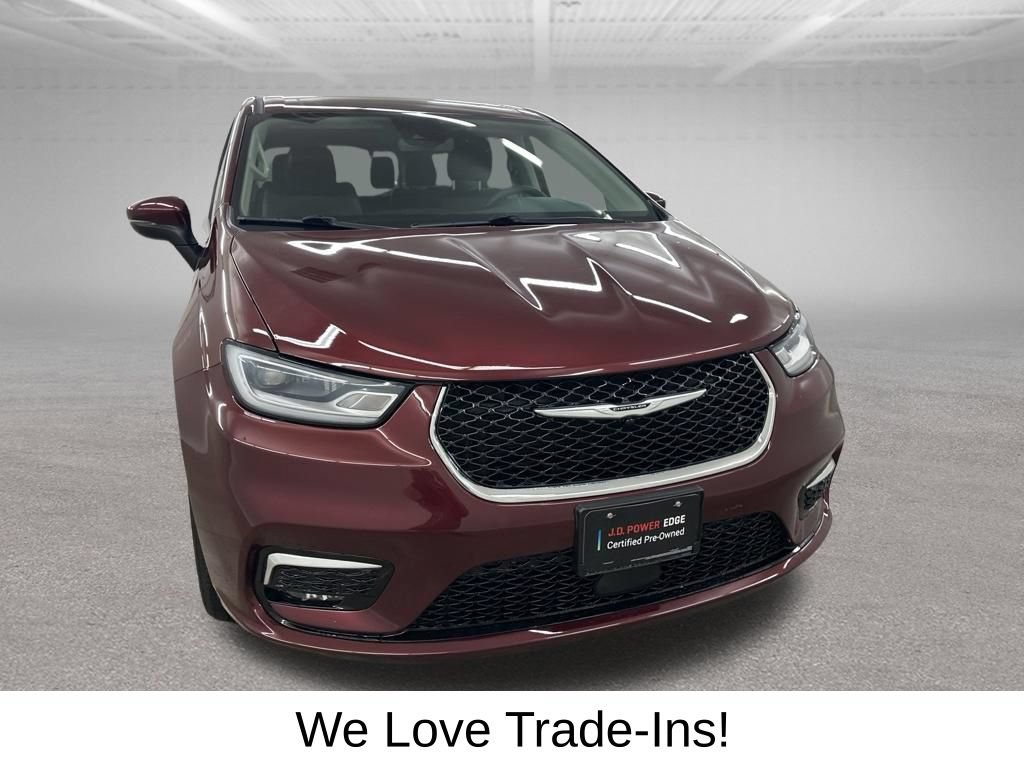 Used 2023 Chrysler Pacifica Touring-L AWD/4WD image 3