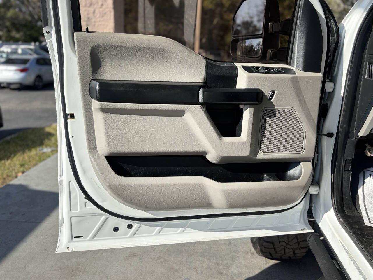 Used 2019 Ford F250 XL w/ Power Equipment Group AWD/4WD image 12