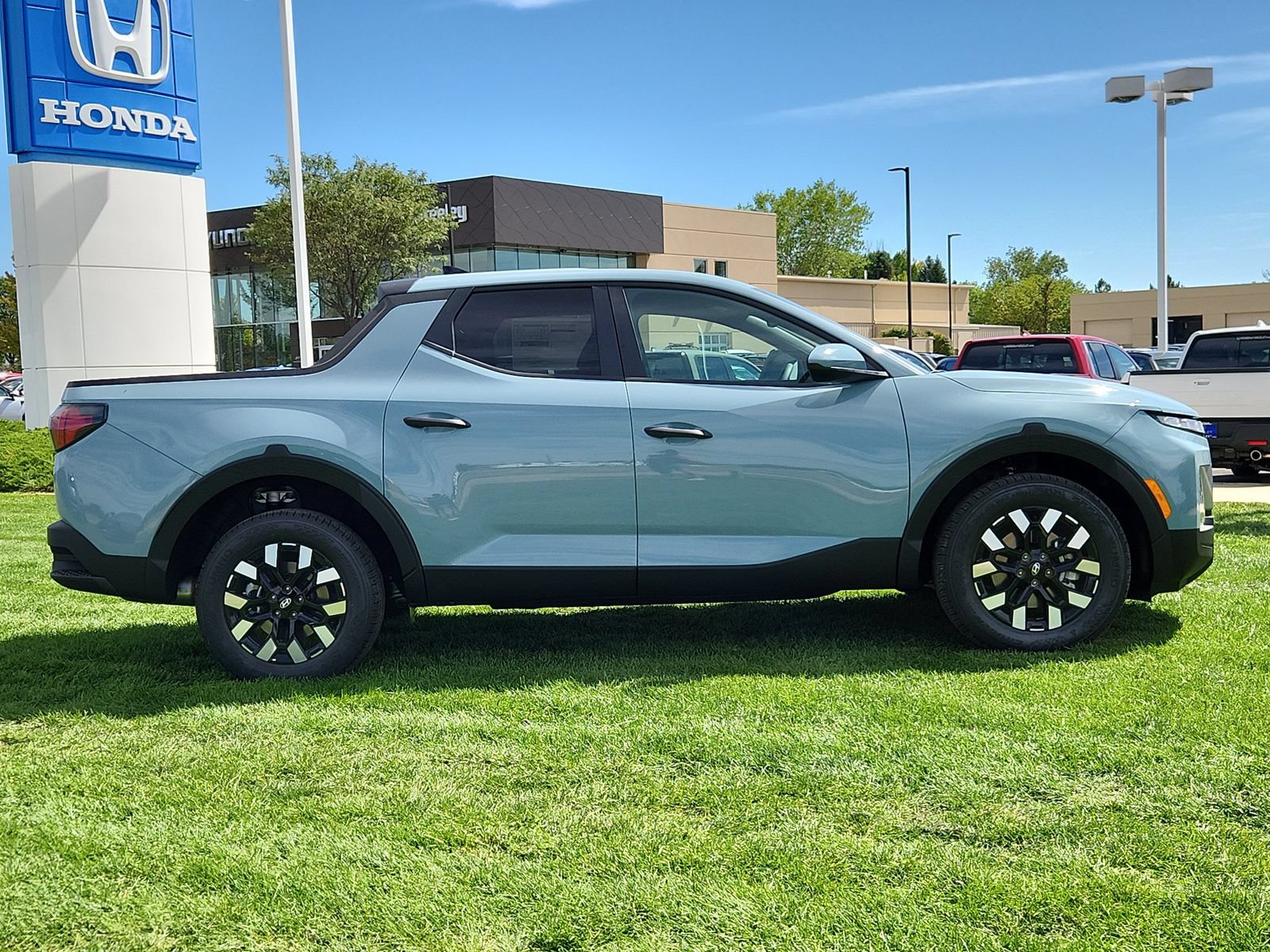 New 2027 Hyundai Santa Cruz SE AWD/4WD image 6