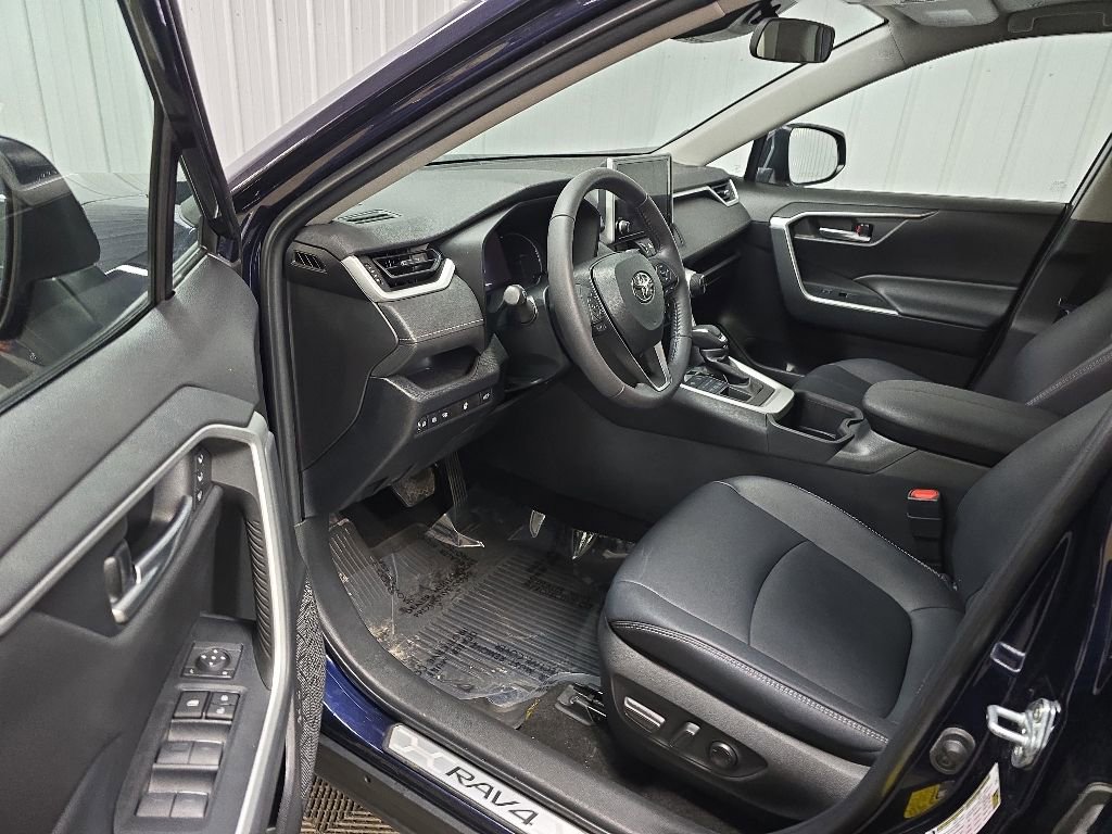 Used 2023 Toyota RAV4 XLE Premium AWD/4WD image 30