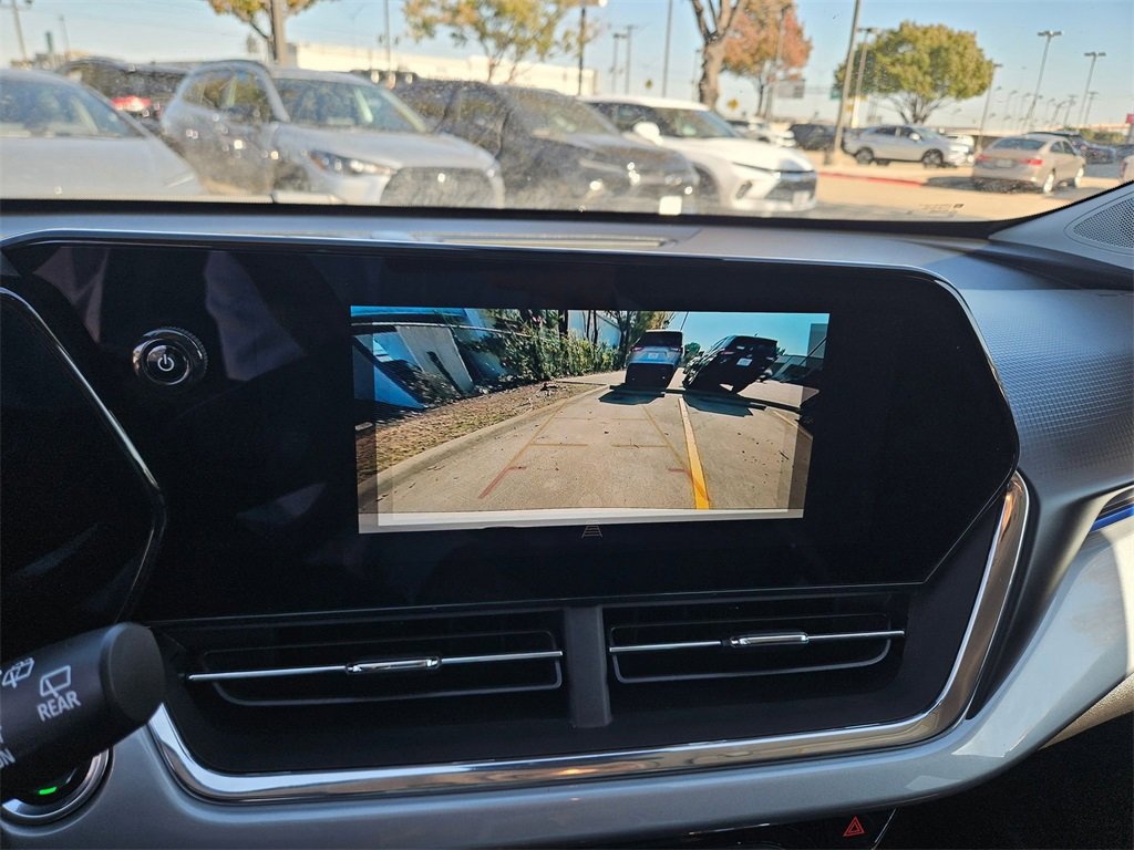 Used 2025 Chevrolet Trax LT w/ LT Convenience Package image 22