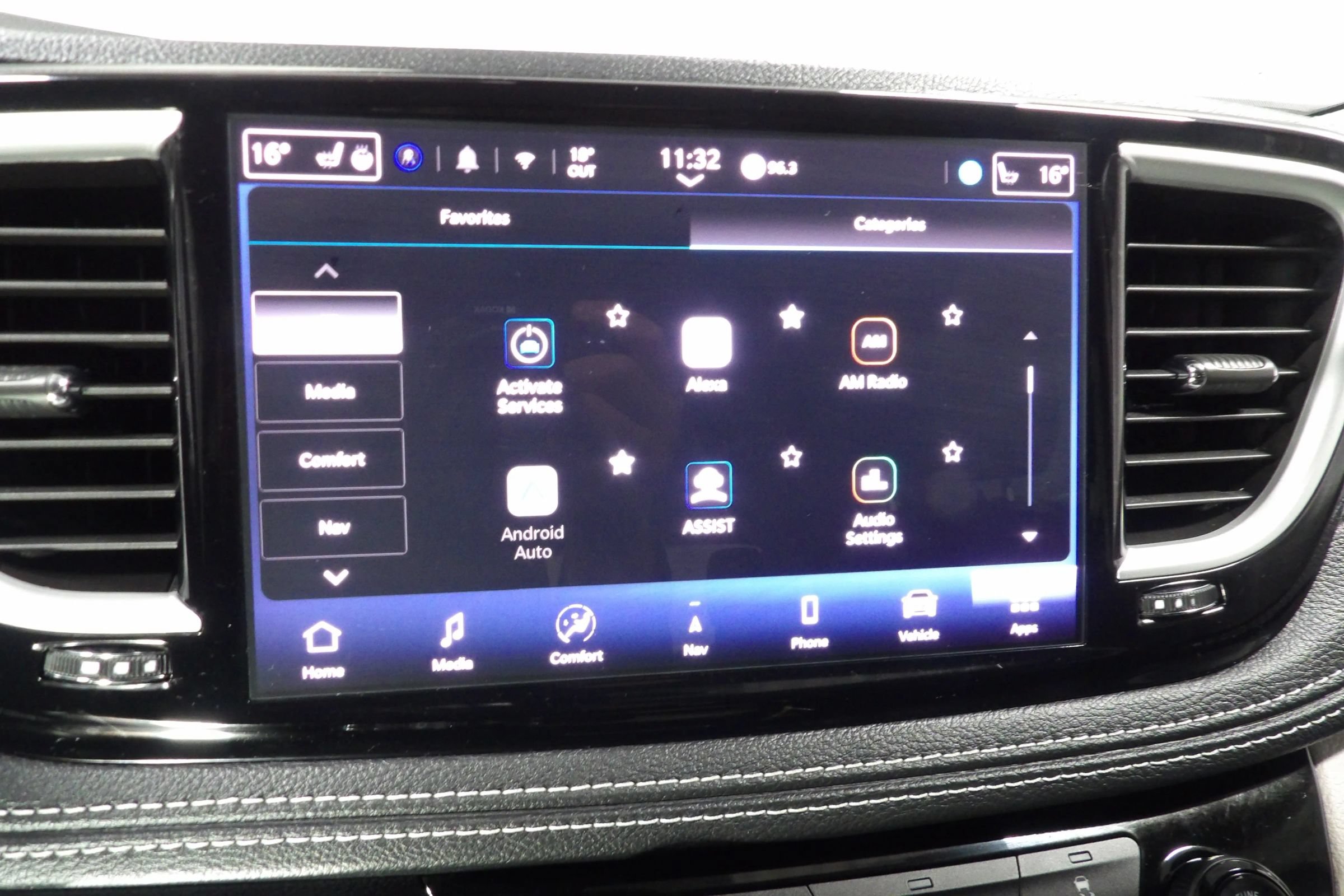 Used 2024 Chrysler Pacifica Limited FWD image 30