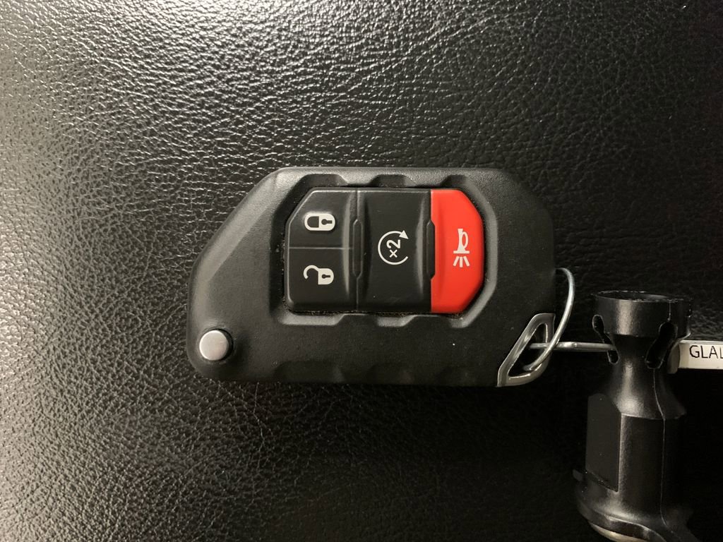 Used 2022 Jeep Gladiator Sport image 30