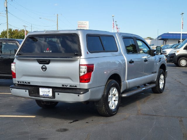 Used 2017 Nissan Titan SV AWD/4WD image 4