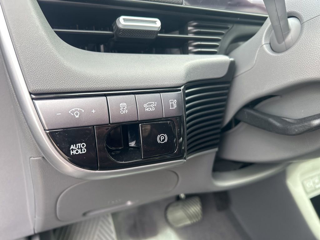 New 2026 Hyundai Ioniq 5 SEL image 18