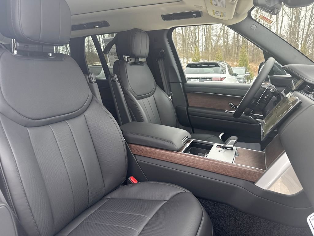 New 2026 Land Rover Range Rover SE image 16