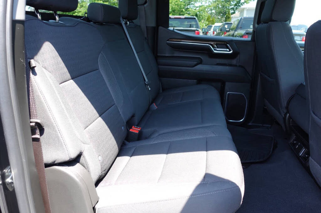 Used 2024 Chevrolet Silverado 1500 LT AWD/4WD image 32