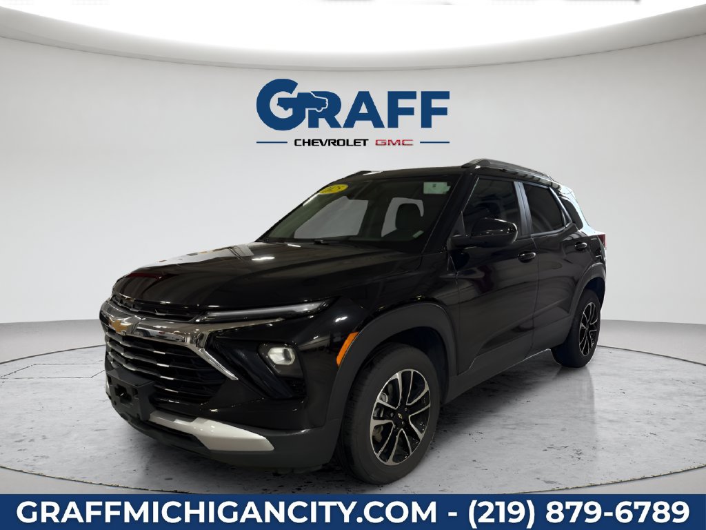 Used 2025 Chevrolet TrailBlazer LT AWD/4WD image 1
